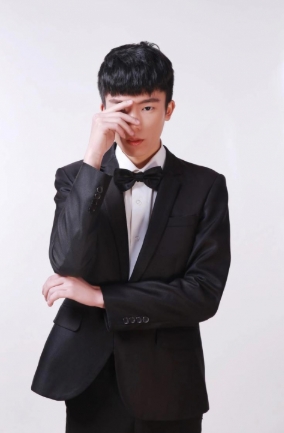 李现峡谷对战黄明昊,QQ名人赛王牌终极对决开启!